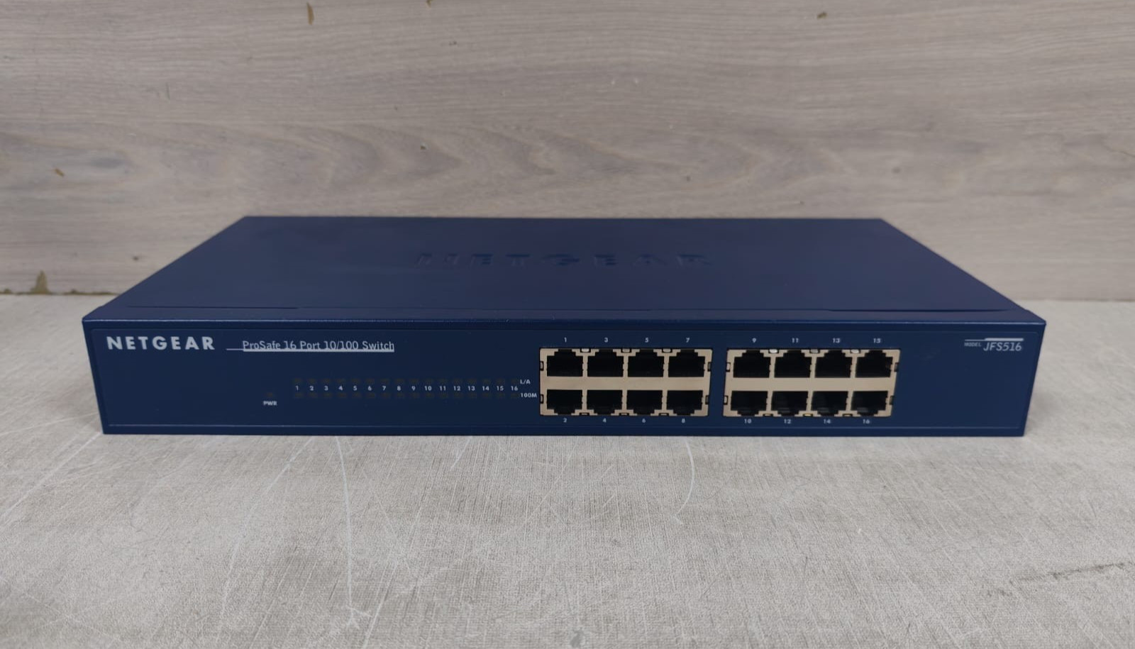 NETGEAR PROSAFE 16 PORT 10/100 SWITCH ETHERNET JFS516 100-240V - NEW W/ BOX