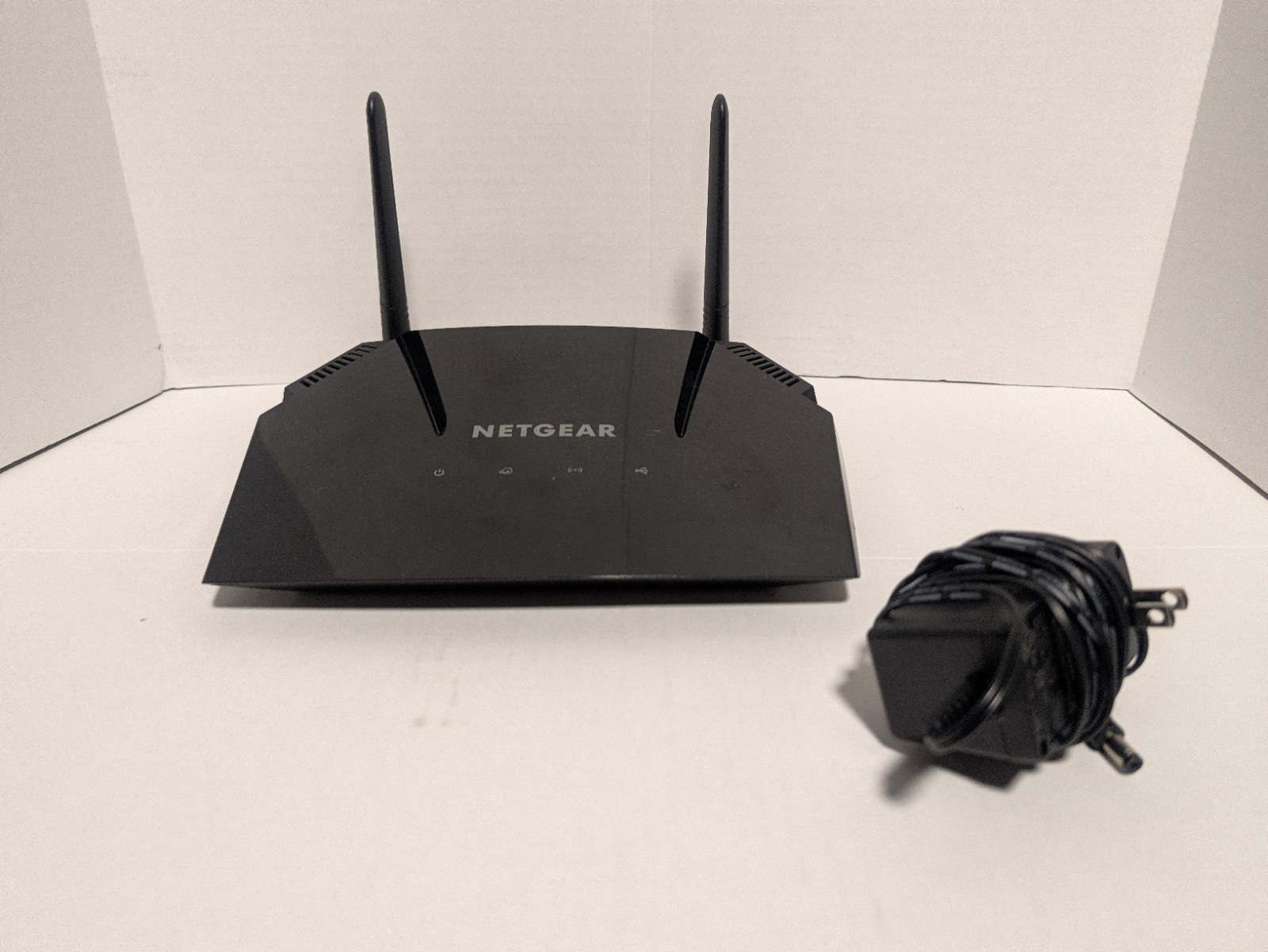 NETGEAR AC1600 Smart WiFi Router R6260 Dual Band Gigabit Wireless Router - 013