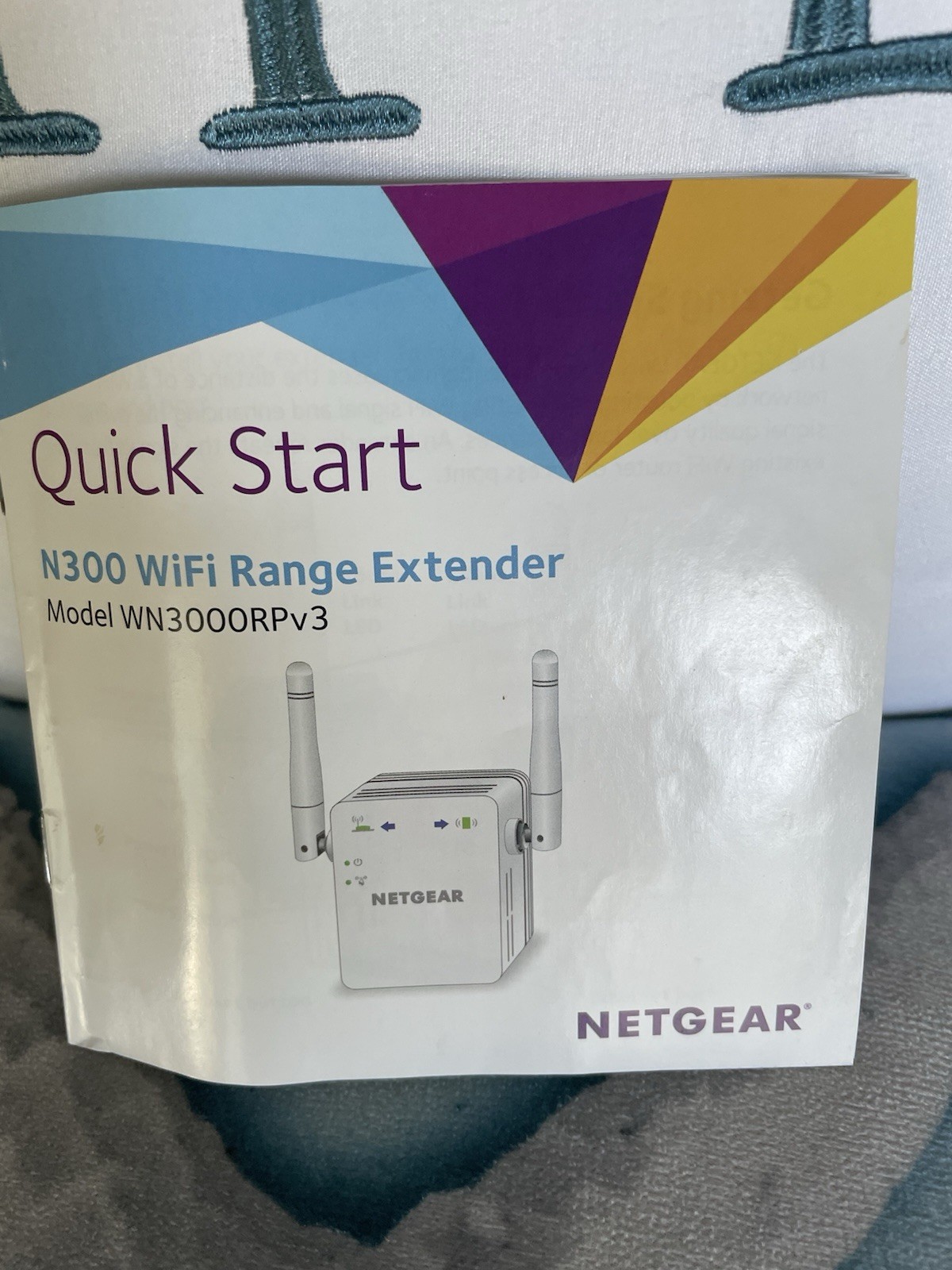 Netgear N300 WiFi Range Extender Essentials Edition 300Mbps Wall-plug WN3000RP