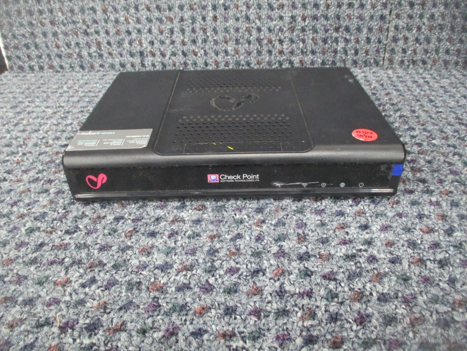 Check Point V-80W 1550 Appliance Quantum Spark Security Gateway NO ADAPTER
