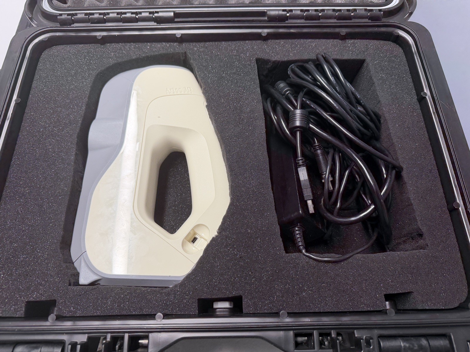 Artec Eva Pro Handheld 3D Scanner in hard-shell case