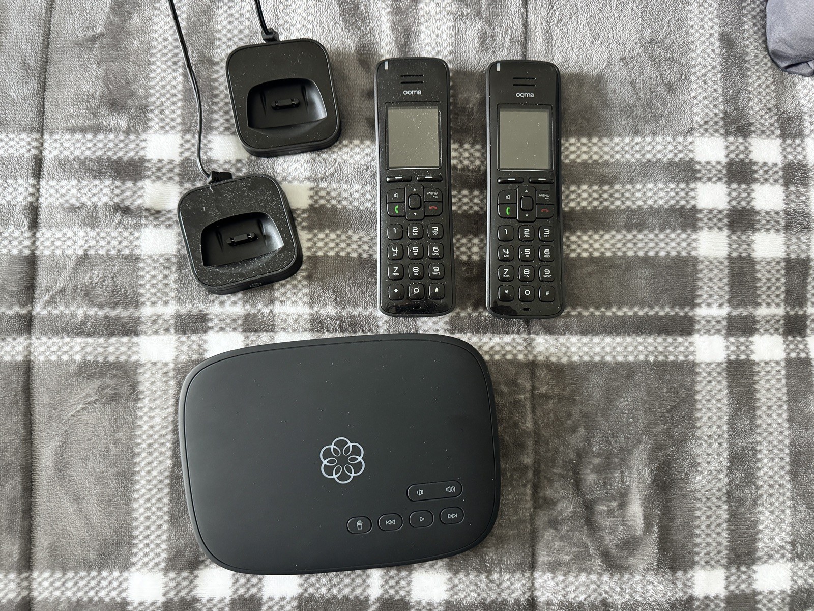 Ooma Telo Smart Home Phone Service With 2 HD3 Handsets Excellent Condition