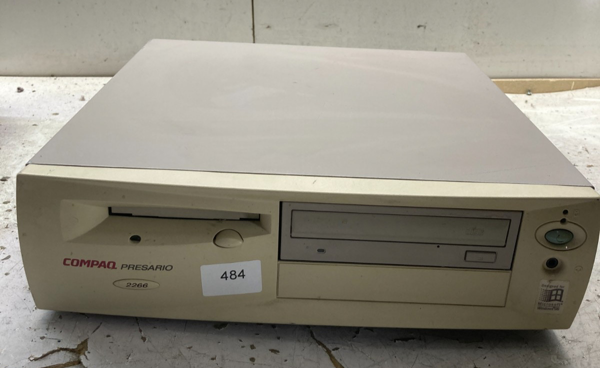 Compaq Presario 2266 IBM 6x86MX PR300 60MB NO HDD