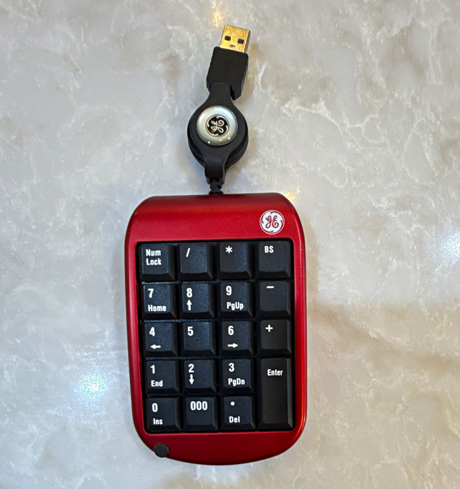 GE USB Wired Numeric Keypad w/ Retractable Cable Red/Black 98462 MK2705