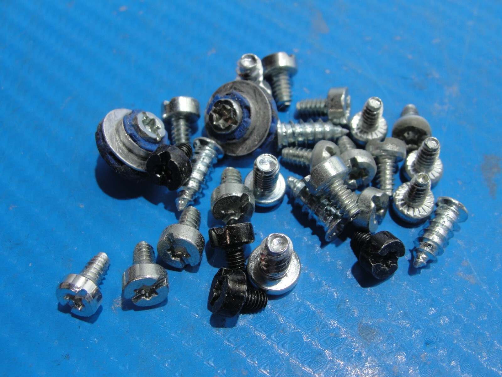 HP Z400 V5933AV OEM Desktop Screw Set Screws for Repair ScrewSet
