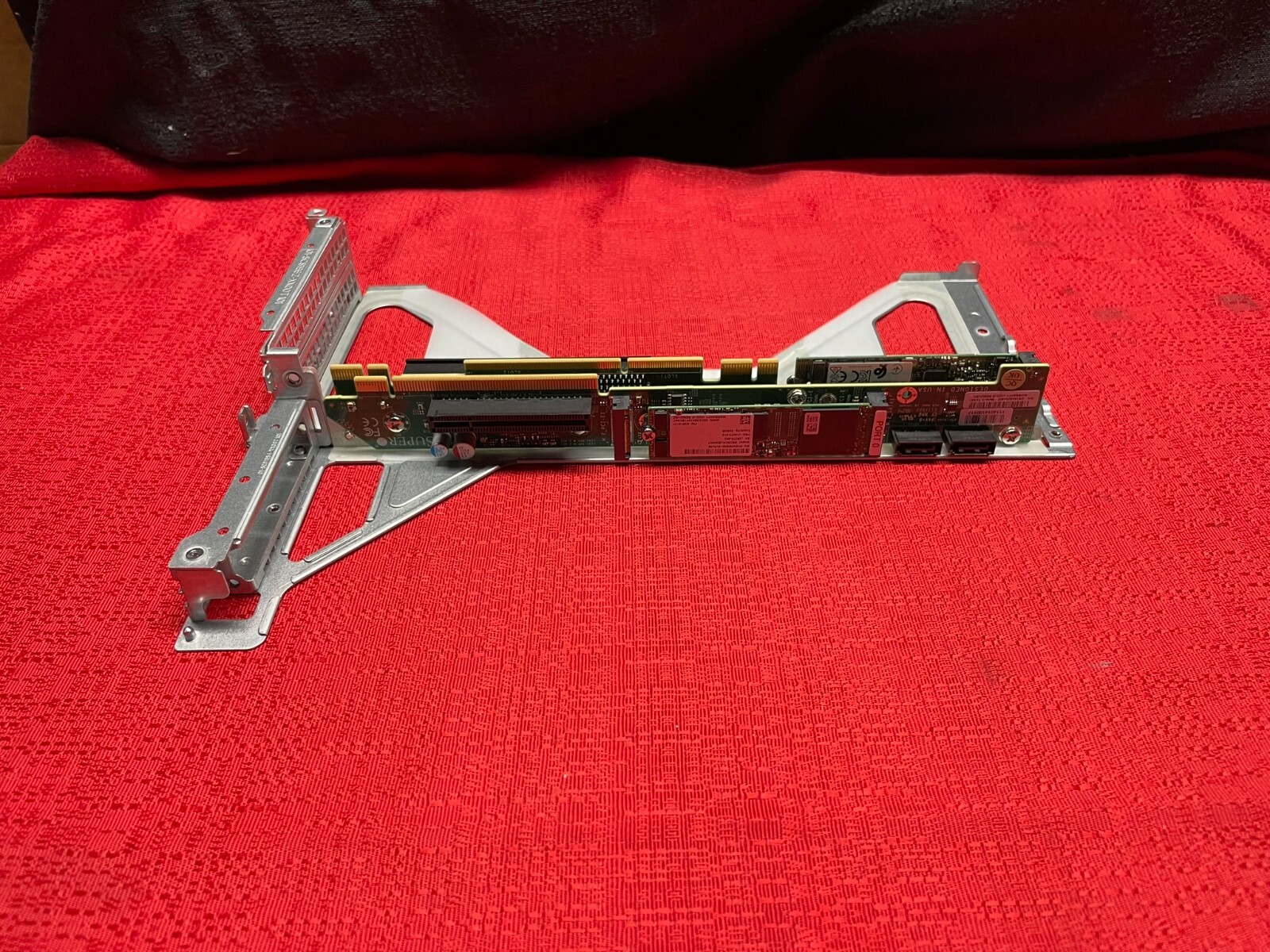 SuperMicro RSC-R1UW-2E16 & RSC-UM2R-8-NI22 w/ 01-SC81962-XX00T 101 Bracket + SSD