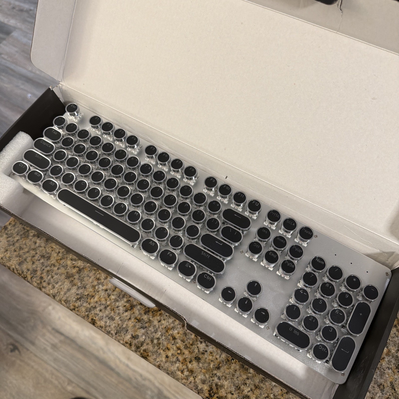 EWEADN TK950 Typewriter Mechanical Keyboard, 104 Black-Wireless Different Box