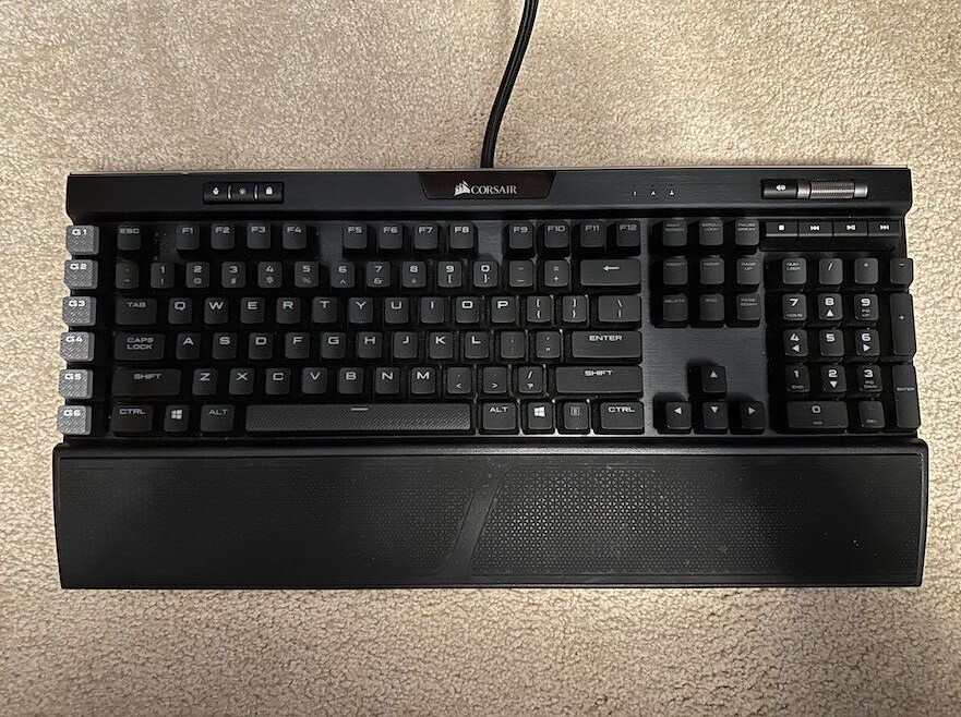 Corsair K95 RGB PLATINUM Cherry MX Speed CH-9127014-NA Wired Keyboard
