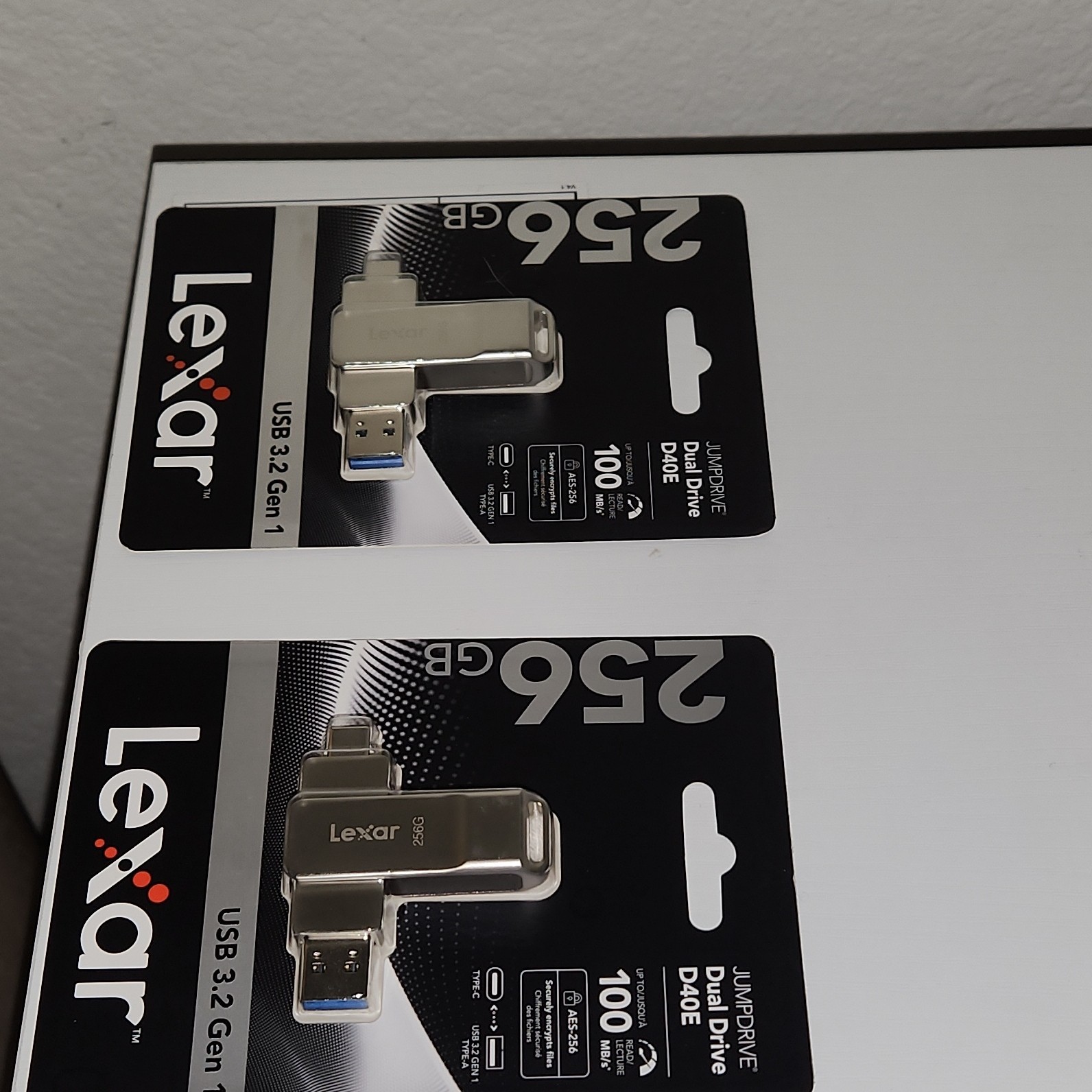 Lexar JumpDrive D40E Dual-Drive USB 3.2 Gen 1 256GB Silver USB-C USB-A 100MB/s