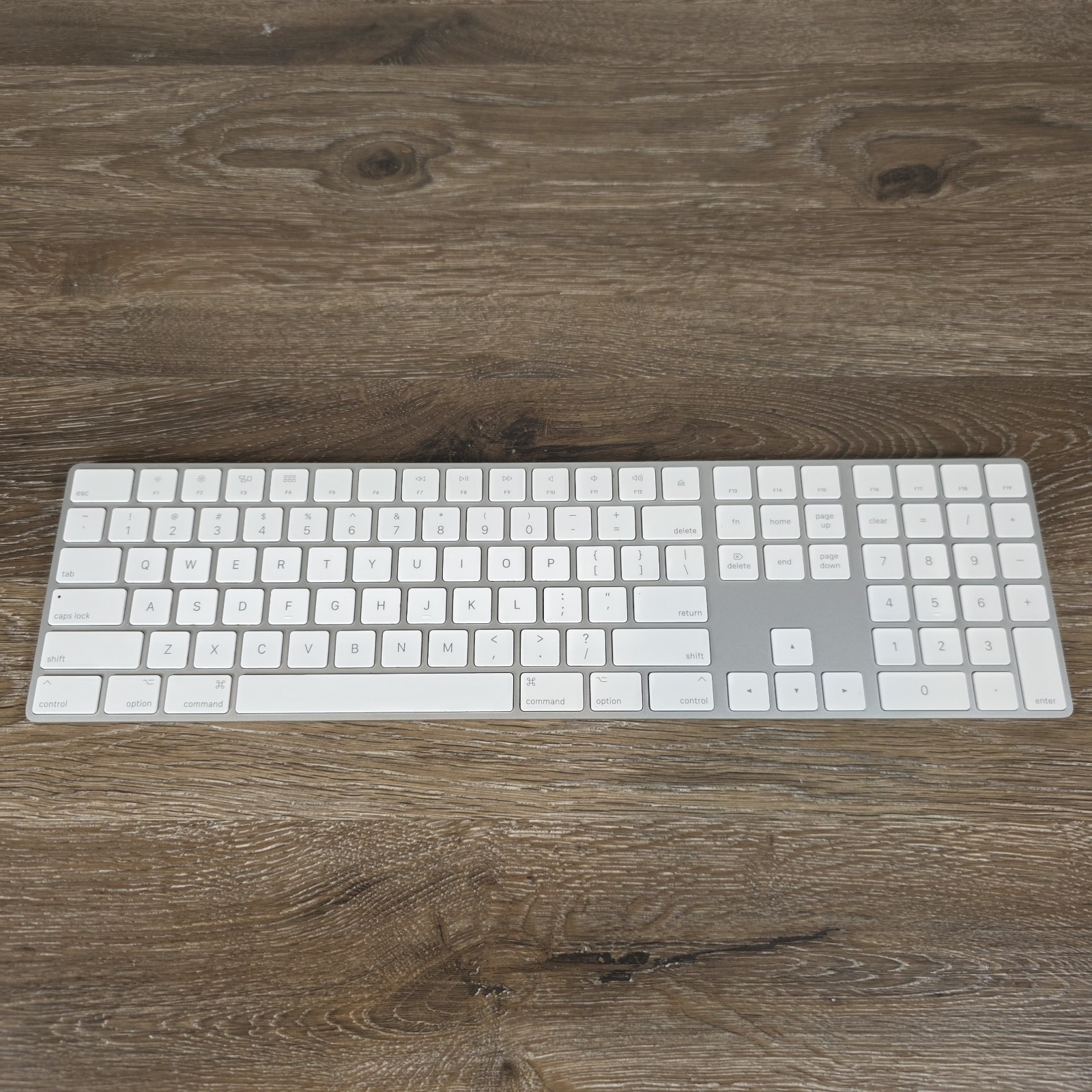 Apple Magic Keyboard A1843 Wireless Bluetooth Numeric Keypad Silver White 