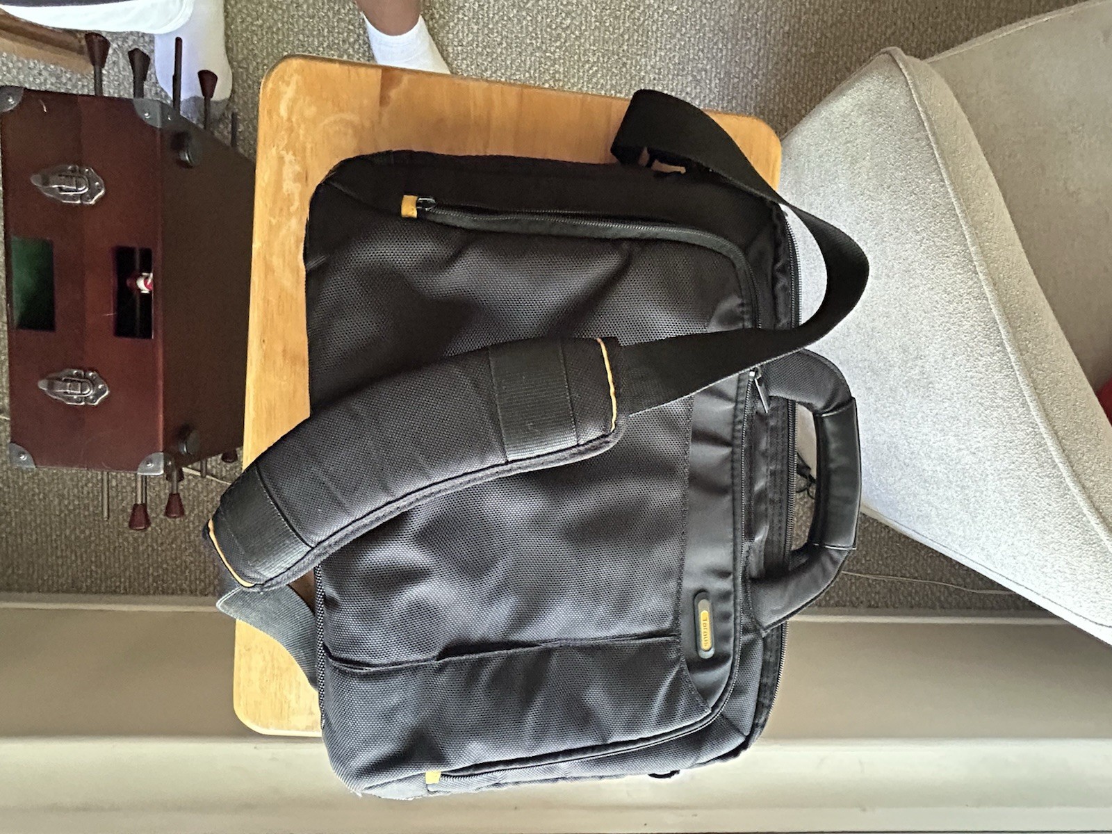 Targus Safeport 17.3 inch Protection System Black Laptop Messenger Bag Case