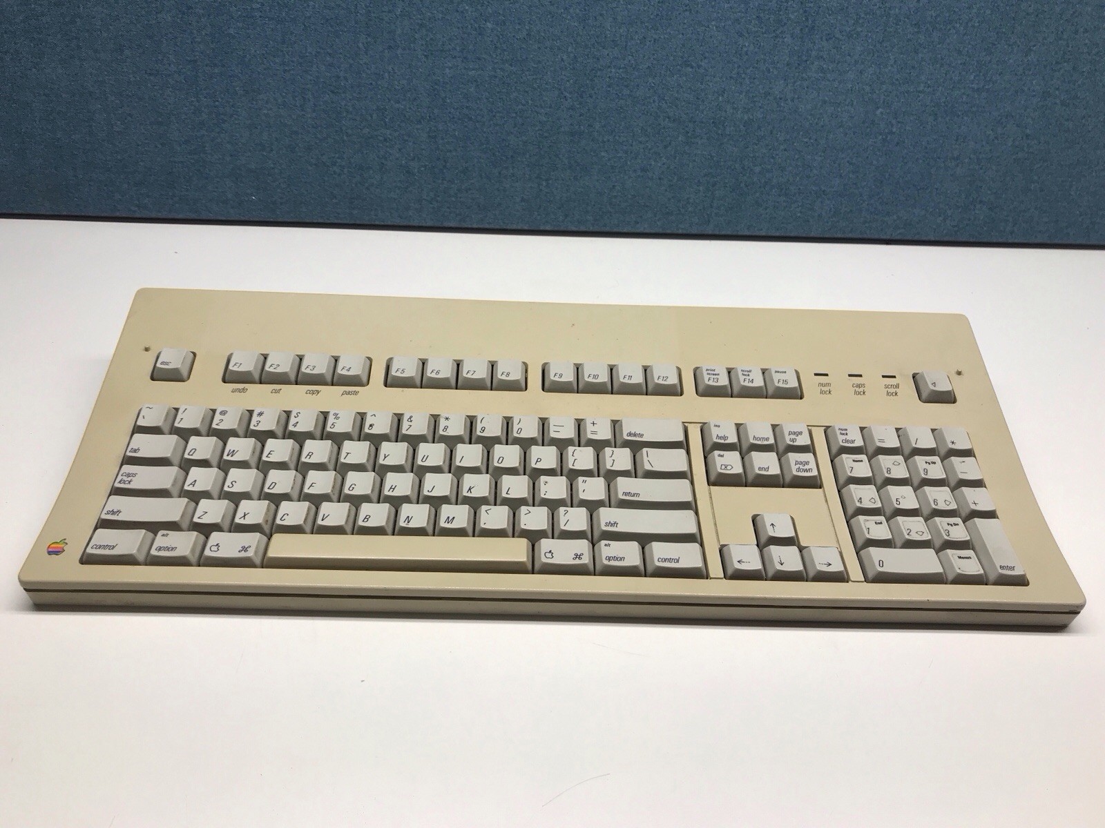 Vintage Apple Macintosh Keyboard M0115 **READ**