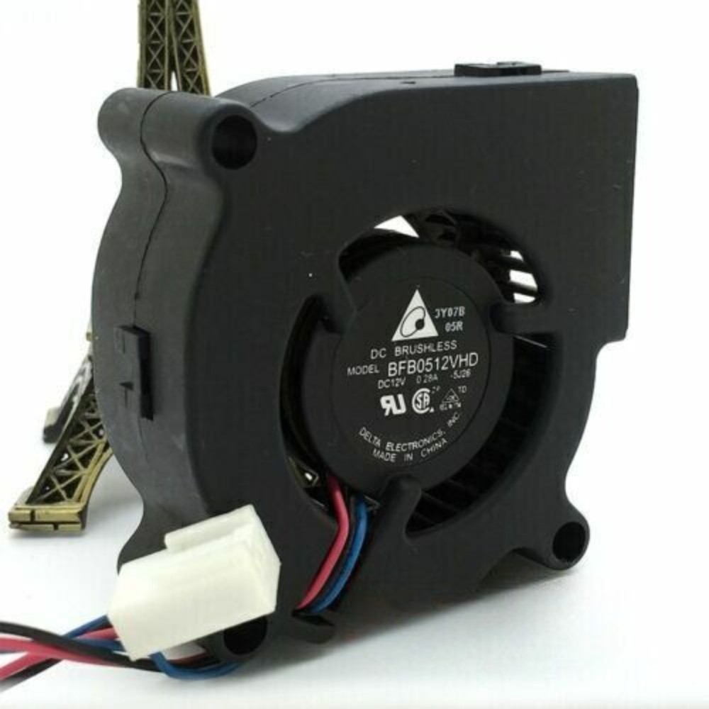 1pcs BRUSHLESS DELTA BFB0512VHD DC 12V 0.28A 3-wire projector blower turbo fan