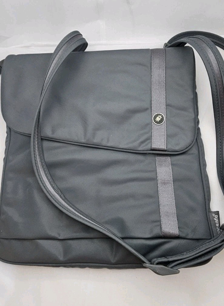 Pacsafe Slingsafe 200 Anti-theft Gray eXomesh RFID Travel Purse Slim Profile