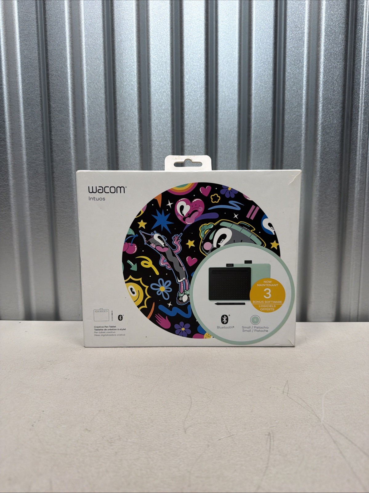 Wacom Intuos Wireless Graphics Drawing Tablet with Bonus Software CTL-4100WL