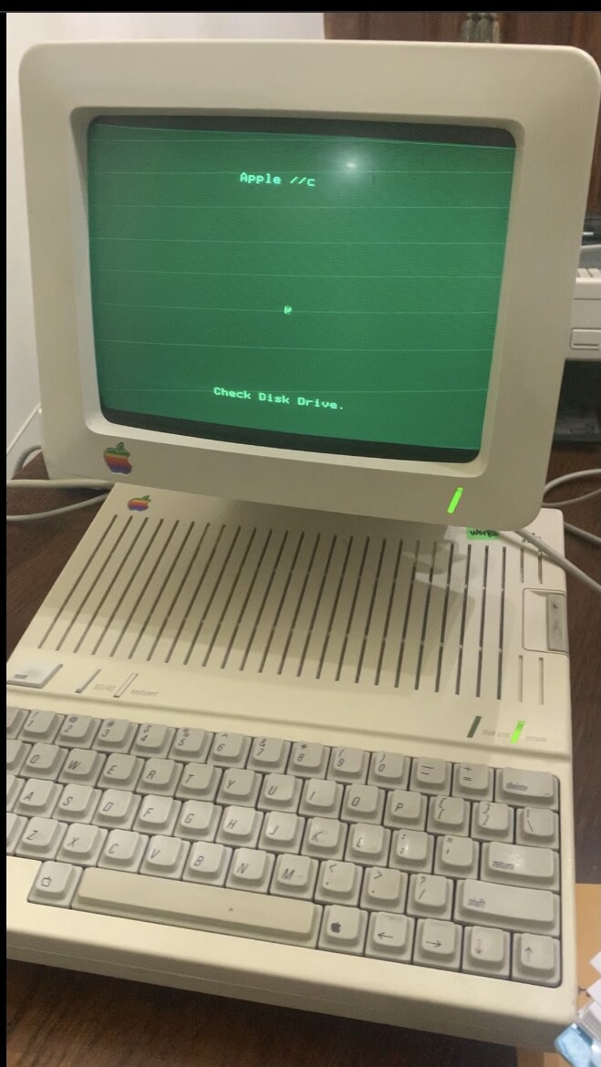 VTG Apple IIc 2c Computer, Works Computer Monitor Printer Ink Cartridges Books