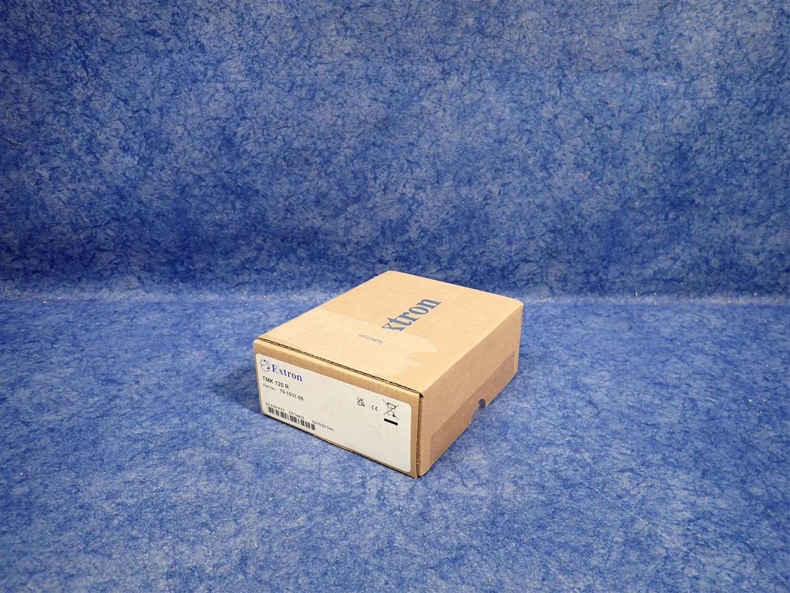 NEW Extron TMK 120 R 70-1031-05 Table Mount Kit for Two Retractor Modules (C7)
