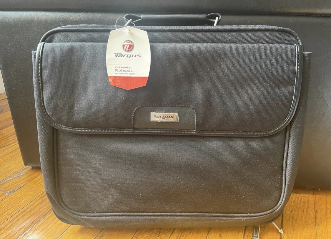 Targus Clamshell Notepac new with tags (no shoulder strap)
