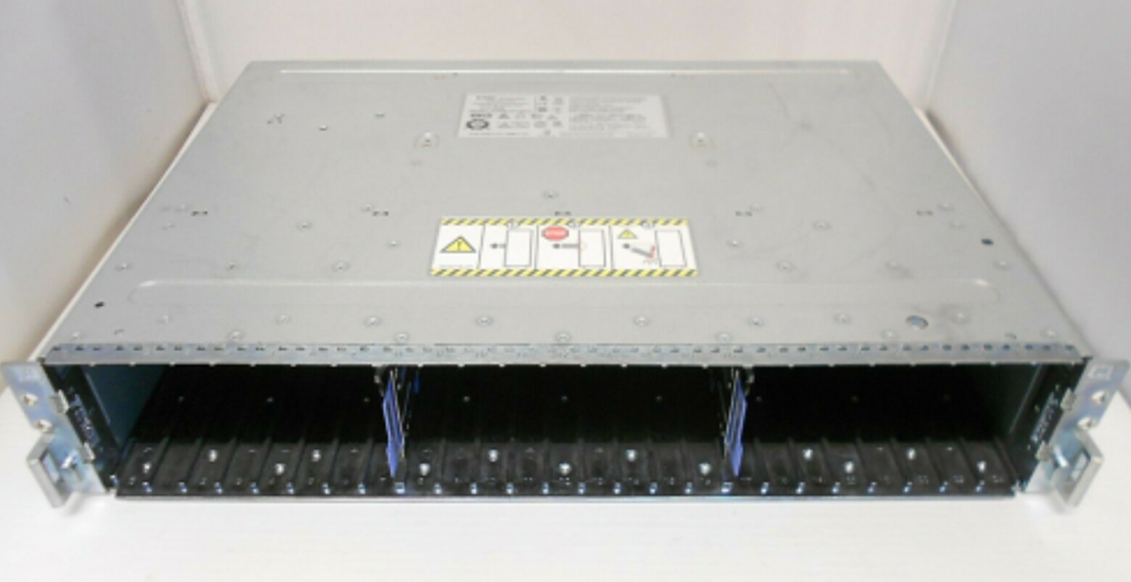 EMC SAE 100-562-712 Array Enclosure w/ 2x PWS 2x 6Gb SAS Controller 303-104-000E