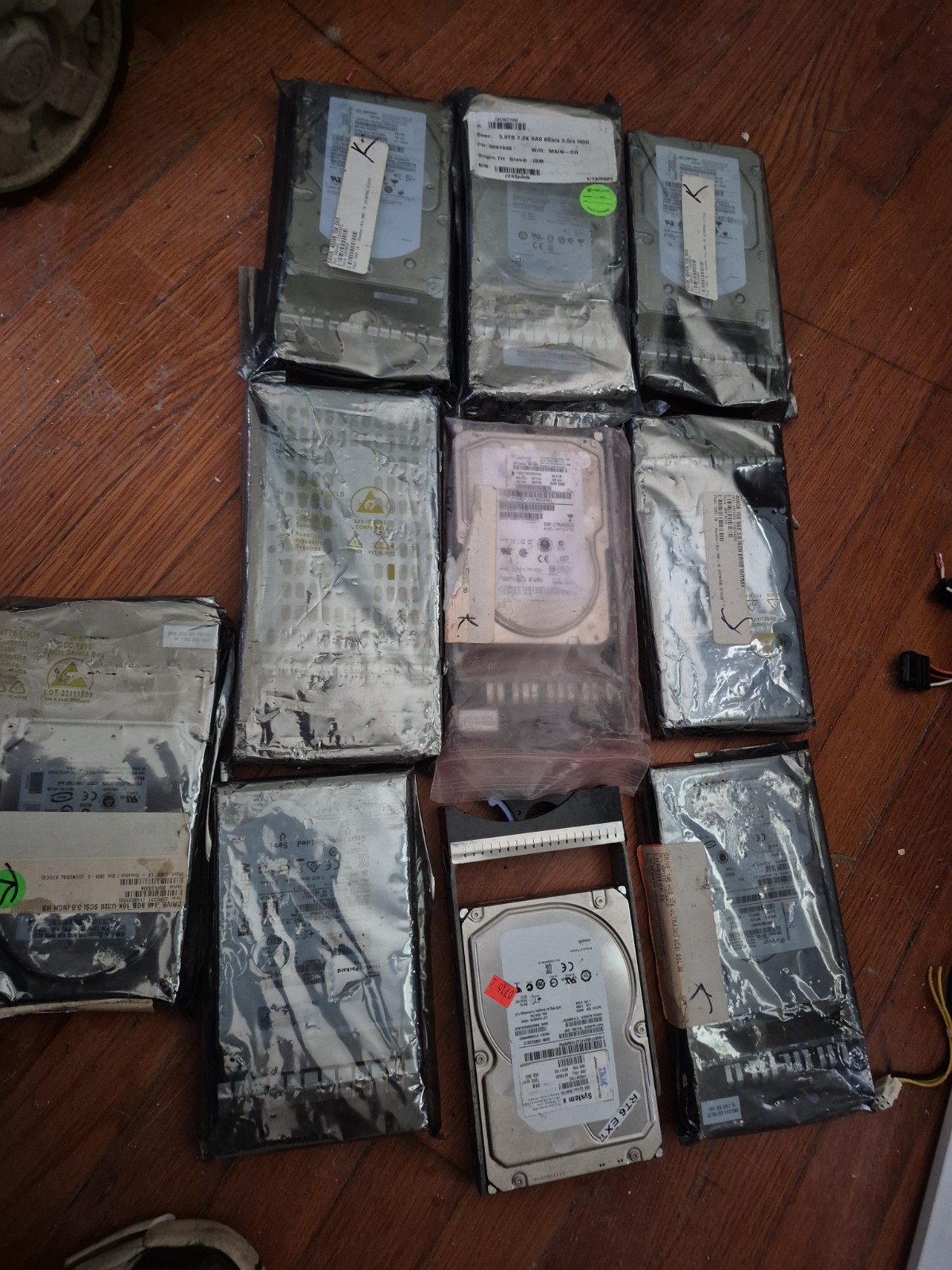 Lot Of 10 HDD Server Random Lot Scsi Untested Possible New? Tb Gb 15k Rpms