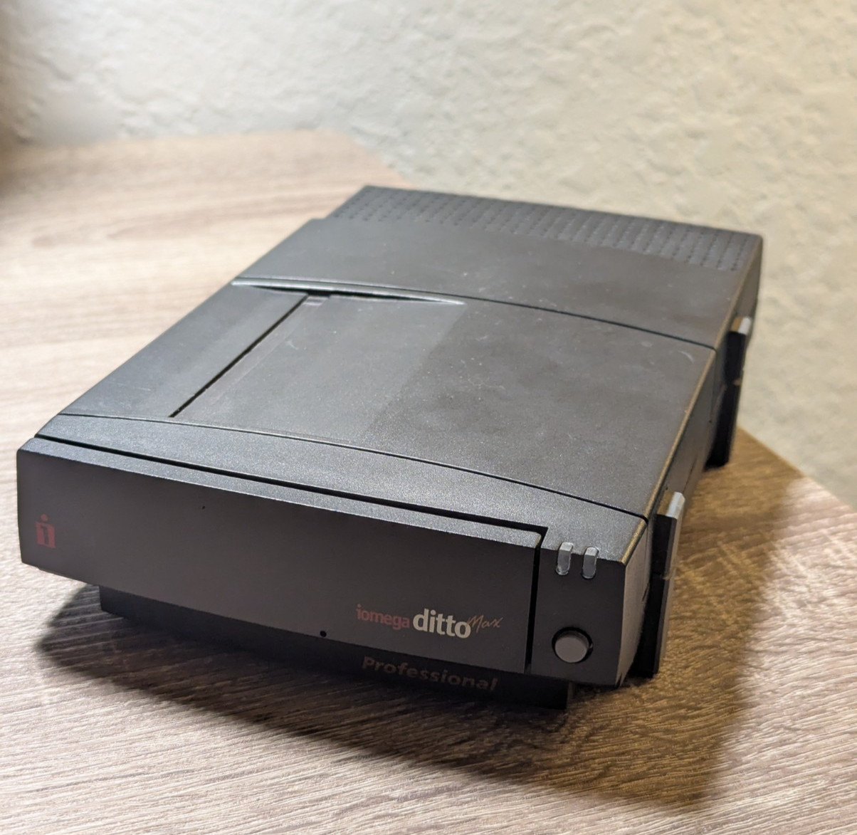 Vintage Iomega Ditto MaxPro Professional IO1000-PX Parallel Tape Drive Untested