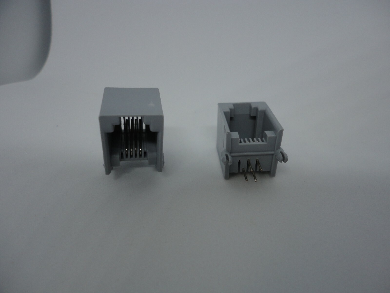 2Pcs Phone RJ11 Port Jack Modular Connector Telephone PCB DIP 4Pins 6P4C Housing