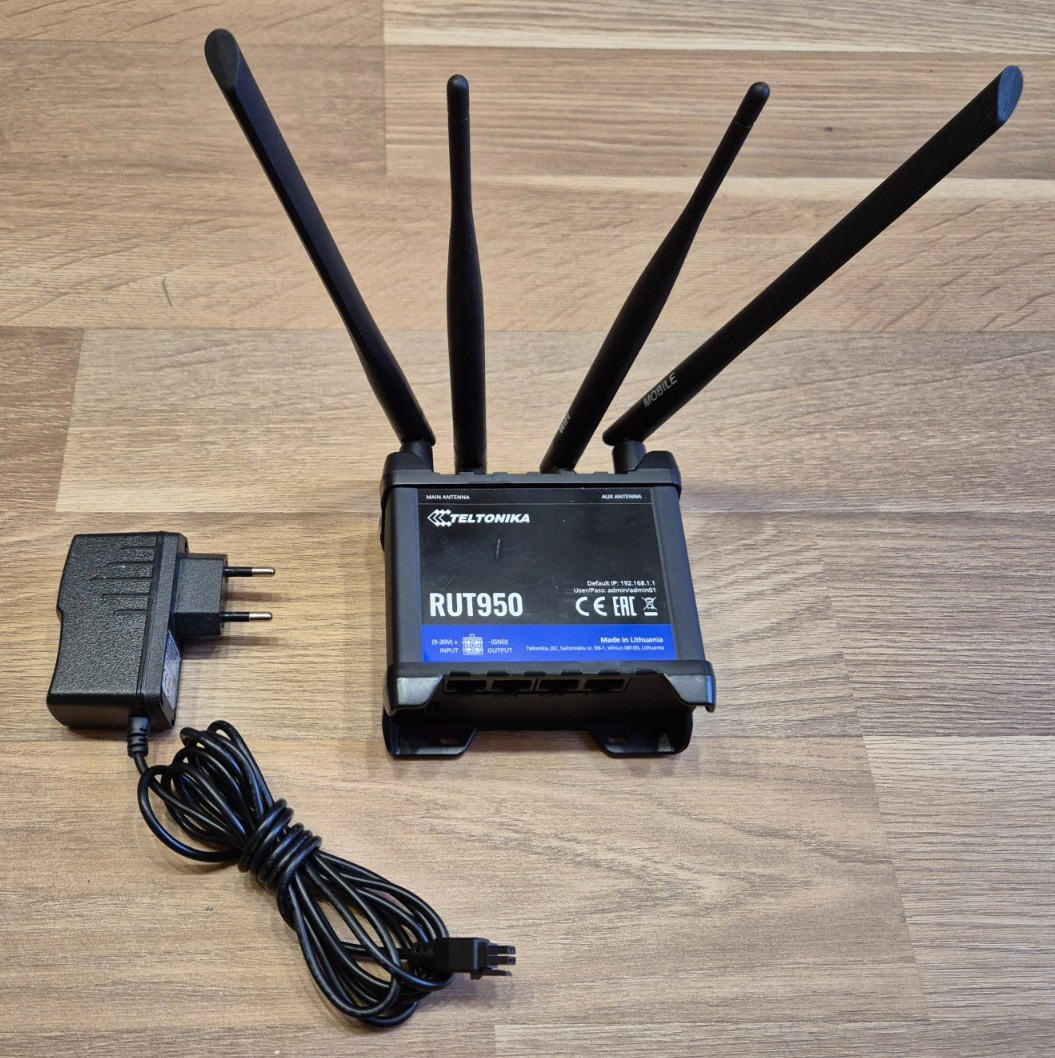 Teltonika RUT950 300 Mbps 4-Port 10/100 Wireless N INDUSTRIAL CELLULAR Router