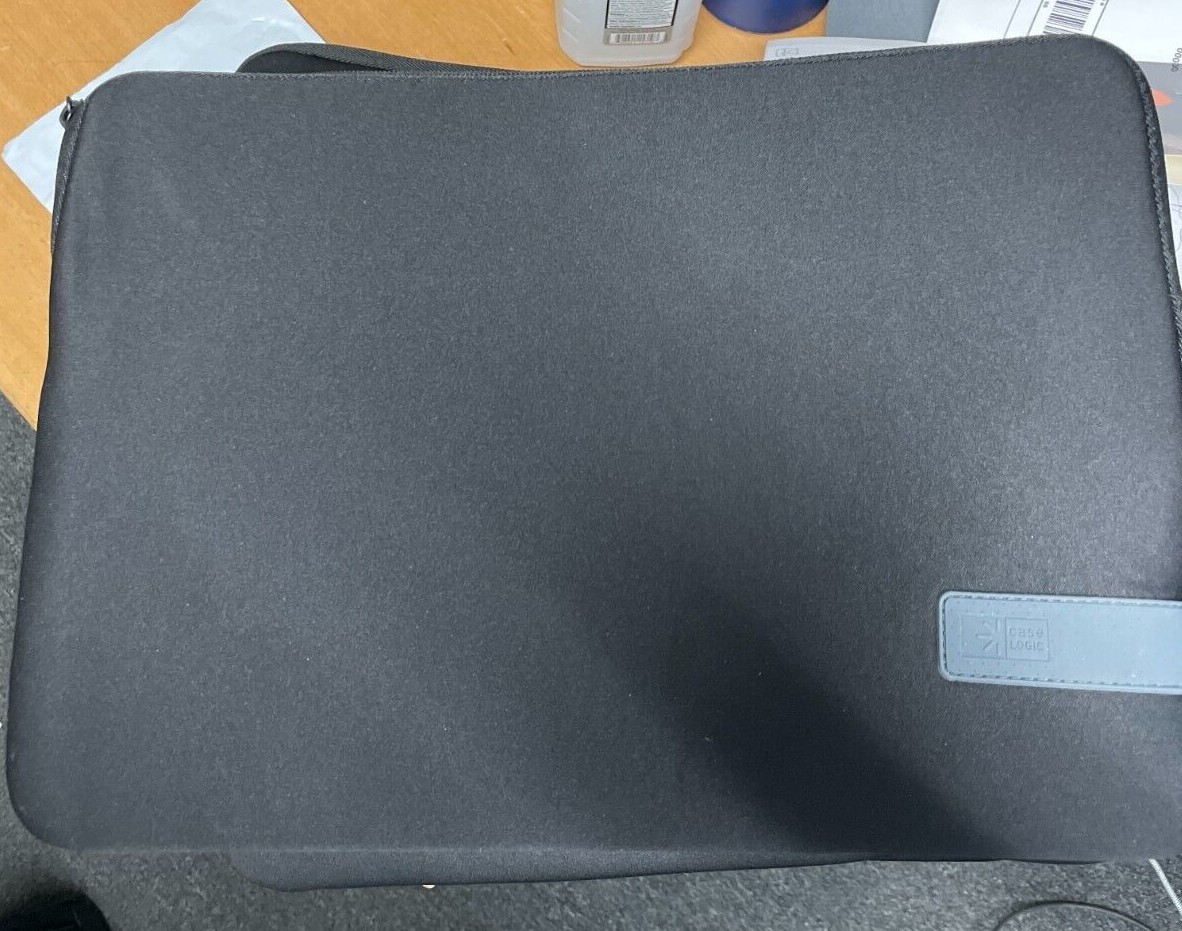 Case Logic Memory Foam Sleeve for Apple MacBook Pro 15” Surface book pro tablets