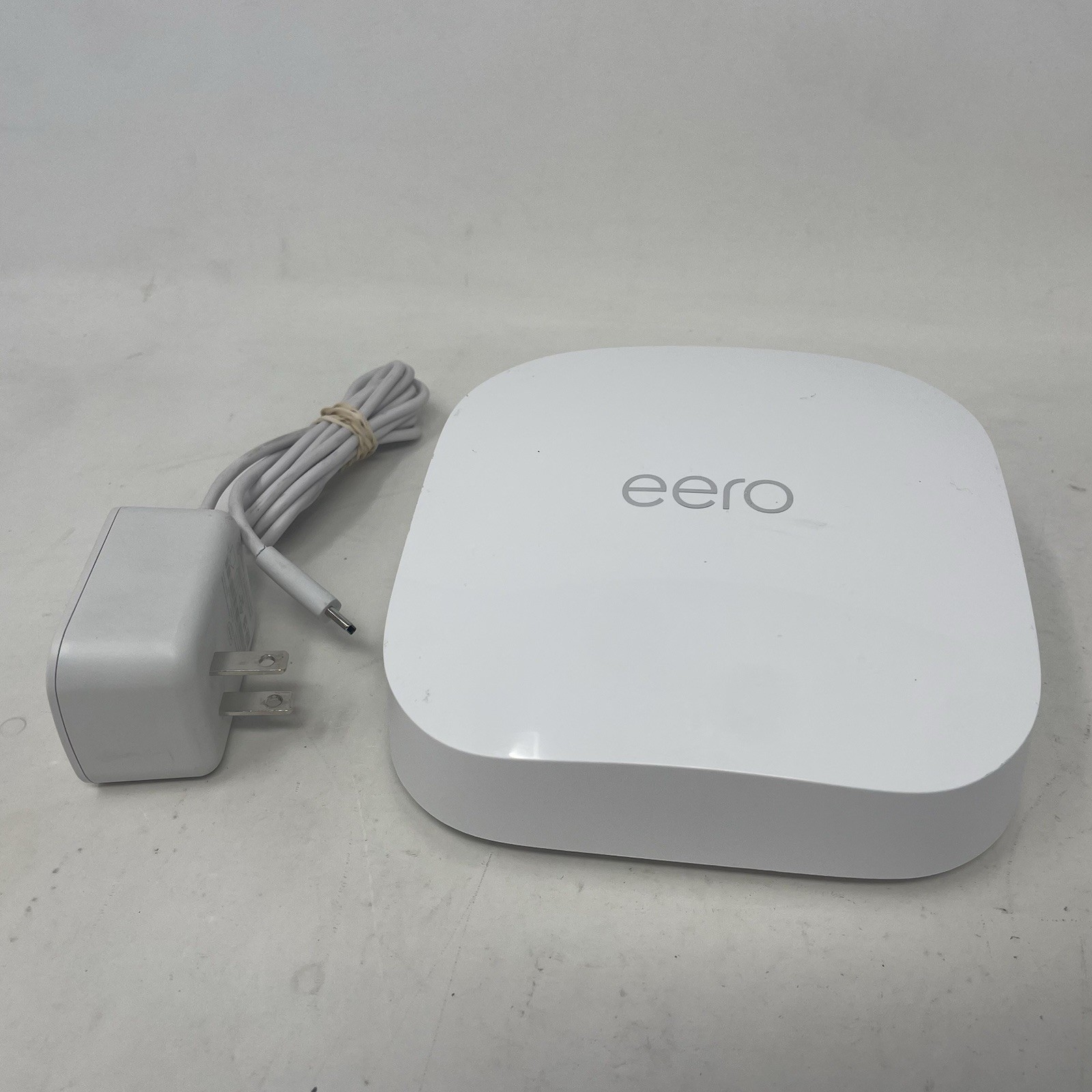 READ DESCRIPTION - Amazon eero Pro 6E Tri-Band Mesh Wi-Fi 6E Router S010001