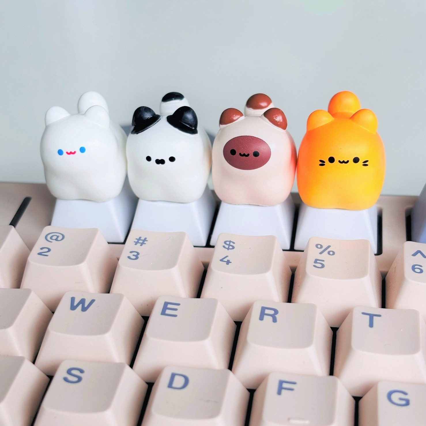 4 Cats Keycaps, Cute Kitty Artisan keyboard cap set for mechanical keyboard
