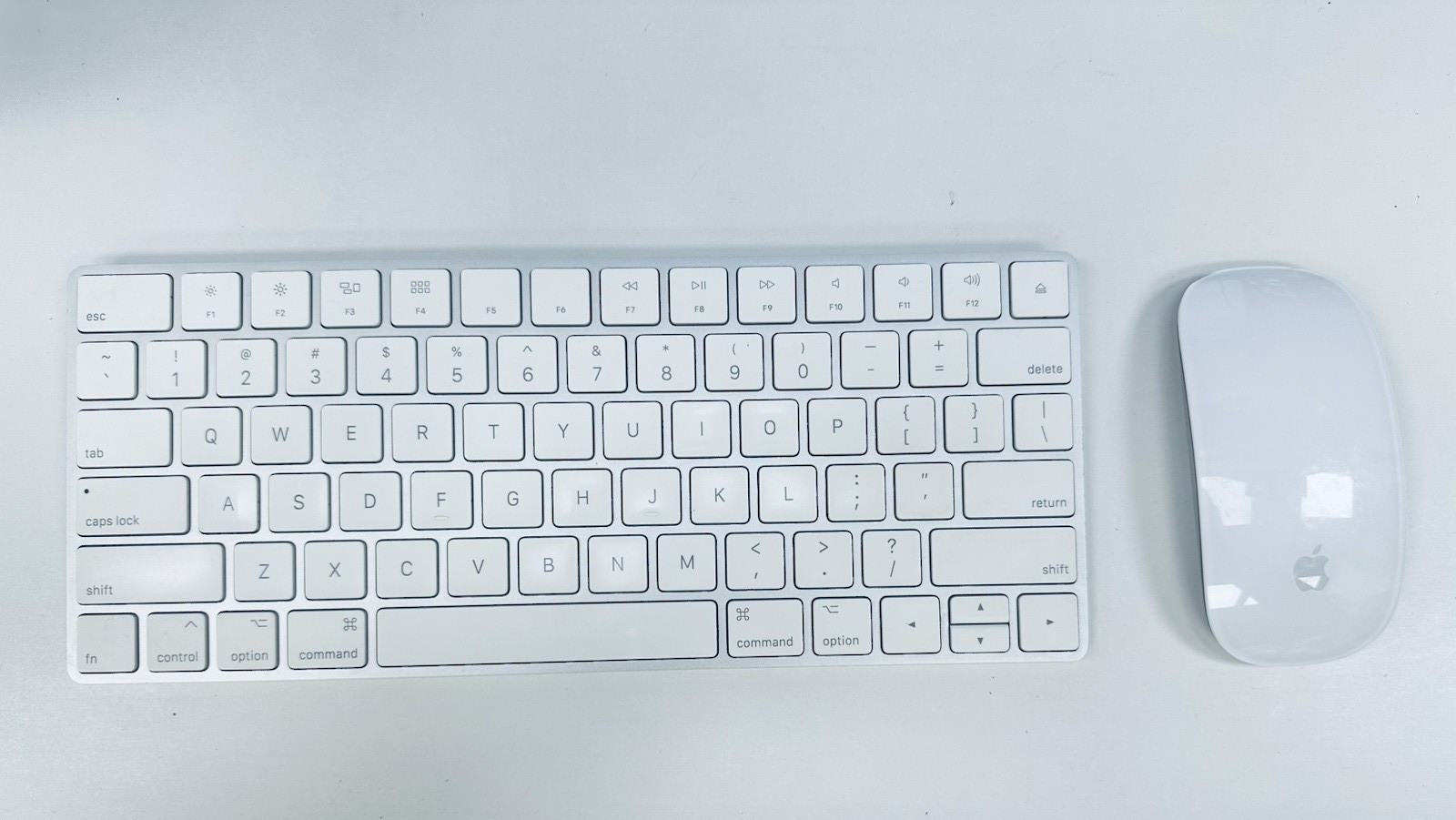 Apple A1644/A1657 Magic Keyboard 2 and Magic Mouse 2 Wireless Kit - White