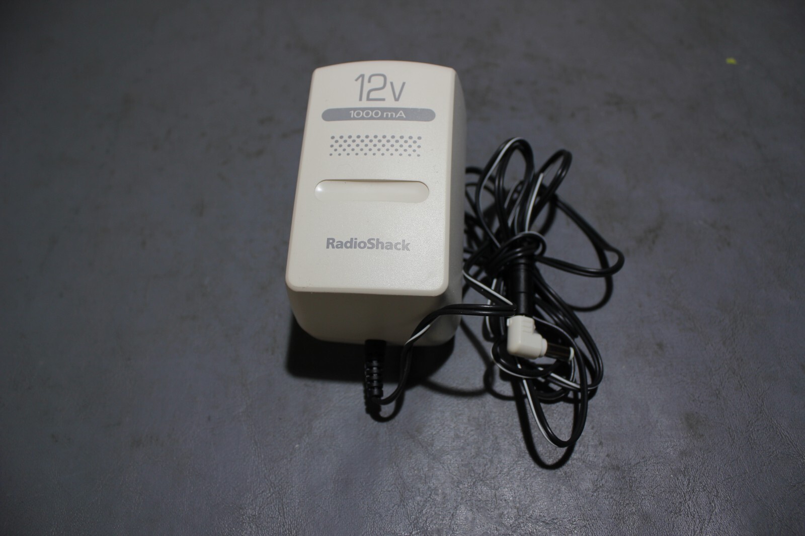 273-1776 RADIOSHACK POWER SUPPLY 1000MA 12V DC