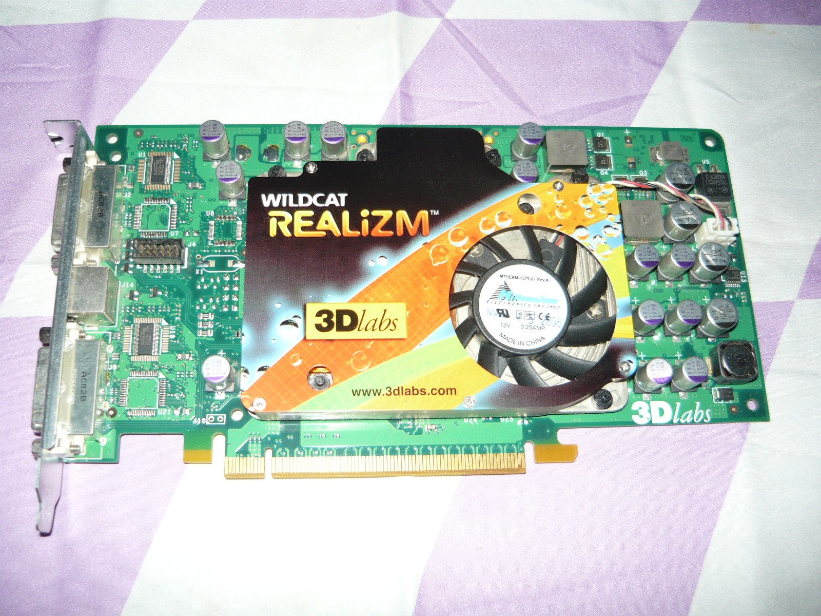 Vintage Rare 3Dlabs Wildcat Realizm 500 256MB PCI Express 1.0 Sun Video Card GPU