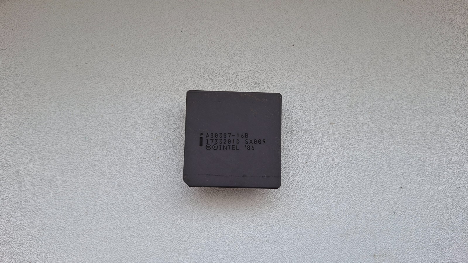 Intel A80387-16B SX009 very early 80387 16Mhz vintage 387 FPU GOLD