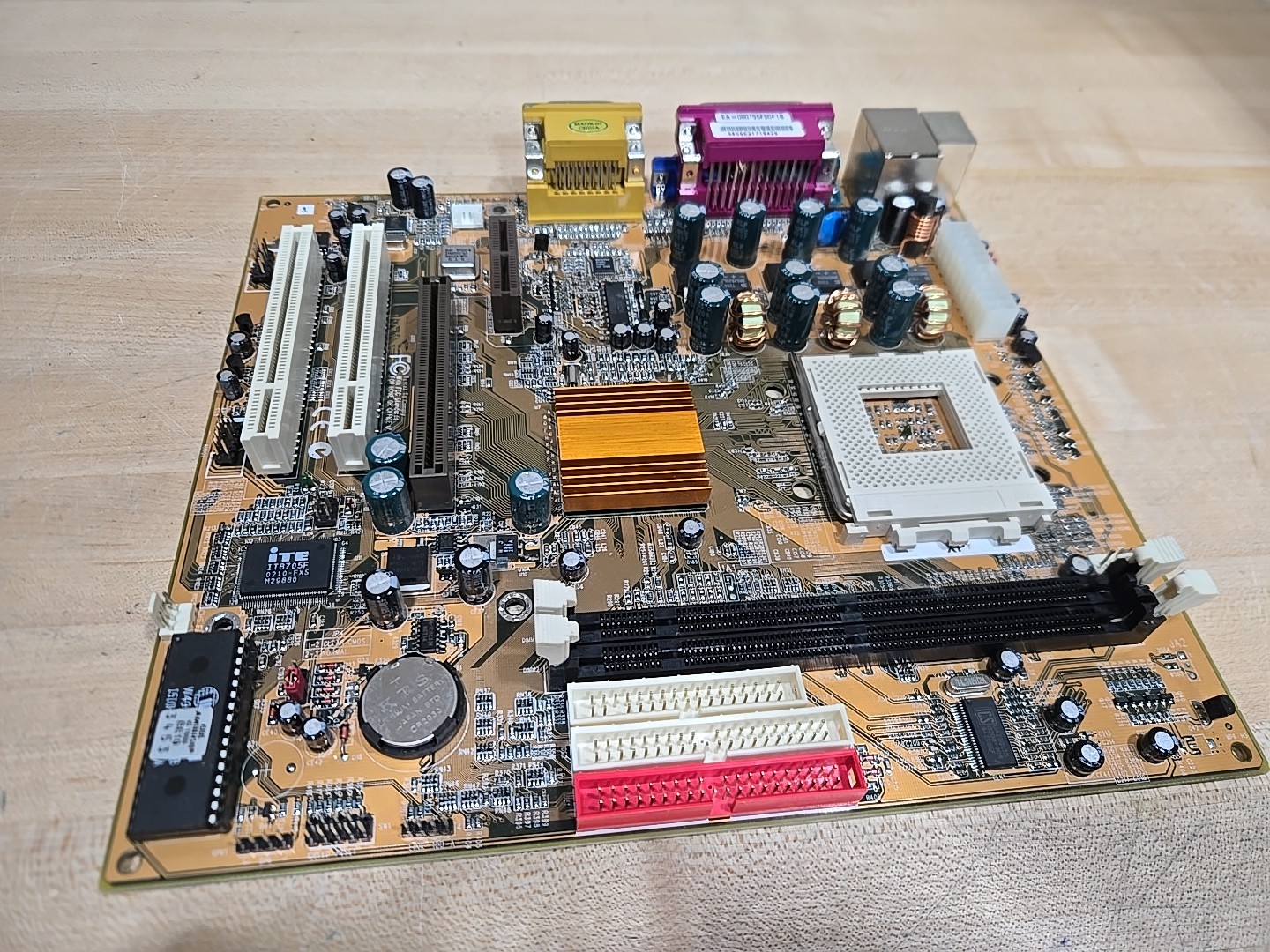 PC Chips/ECS Socket 462 Desktop Motherboard 2 PCI AGP LF-H50X IT8705F UNTESTED