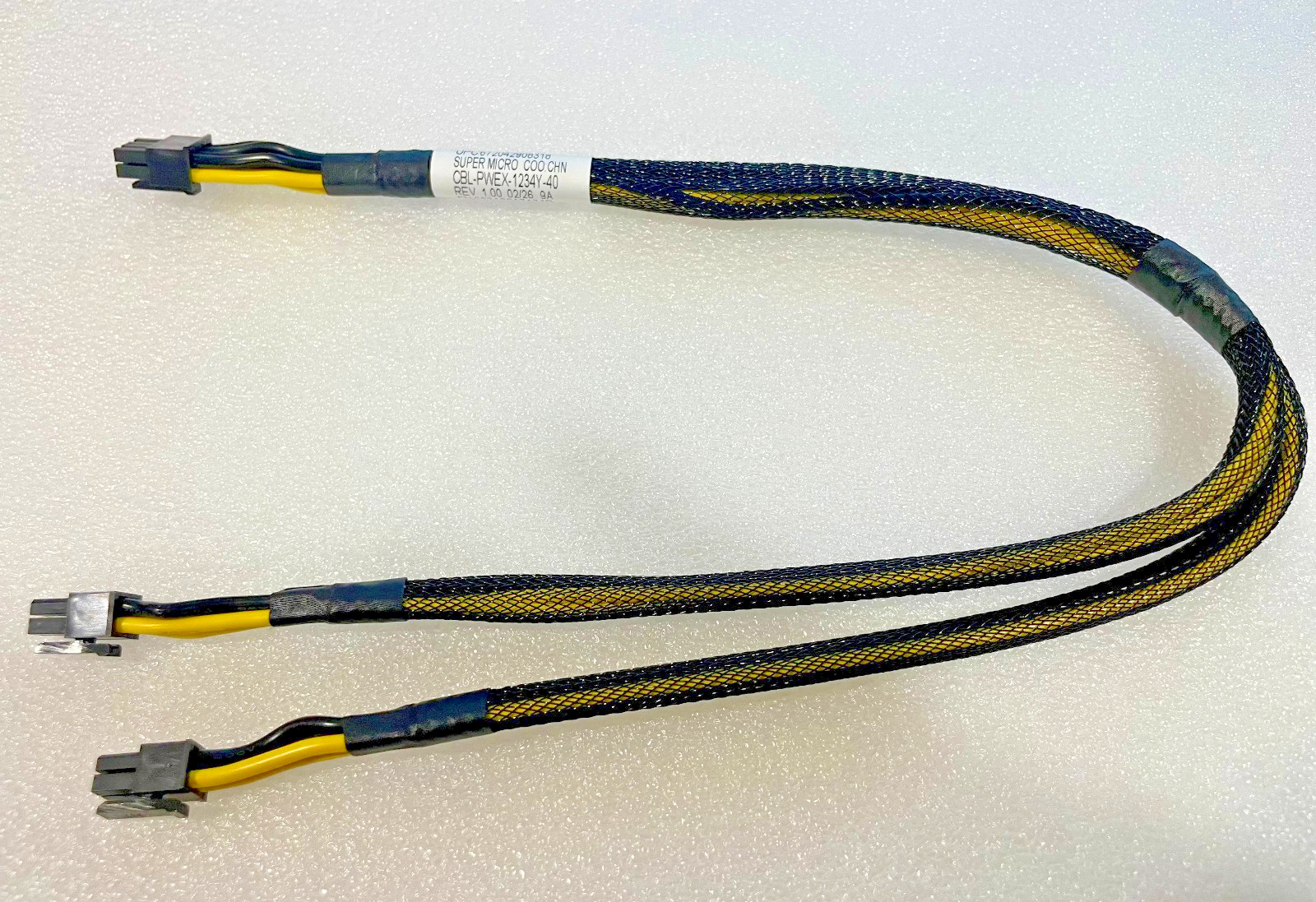 SuperMicro CBL-PWEX-1234Y-40 MicroFit,(2x4 to 2 2x2),PH3.0,40cm,9A/p,16AWG