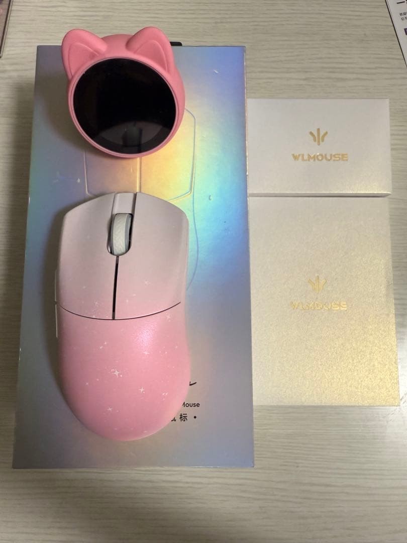 WLMOUSE Huan High Gloss Limited Edition Gaming Mouse with Multiple Buttons