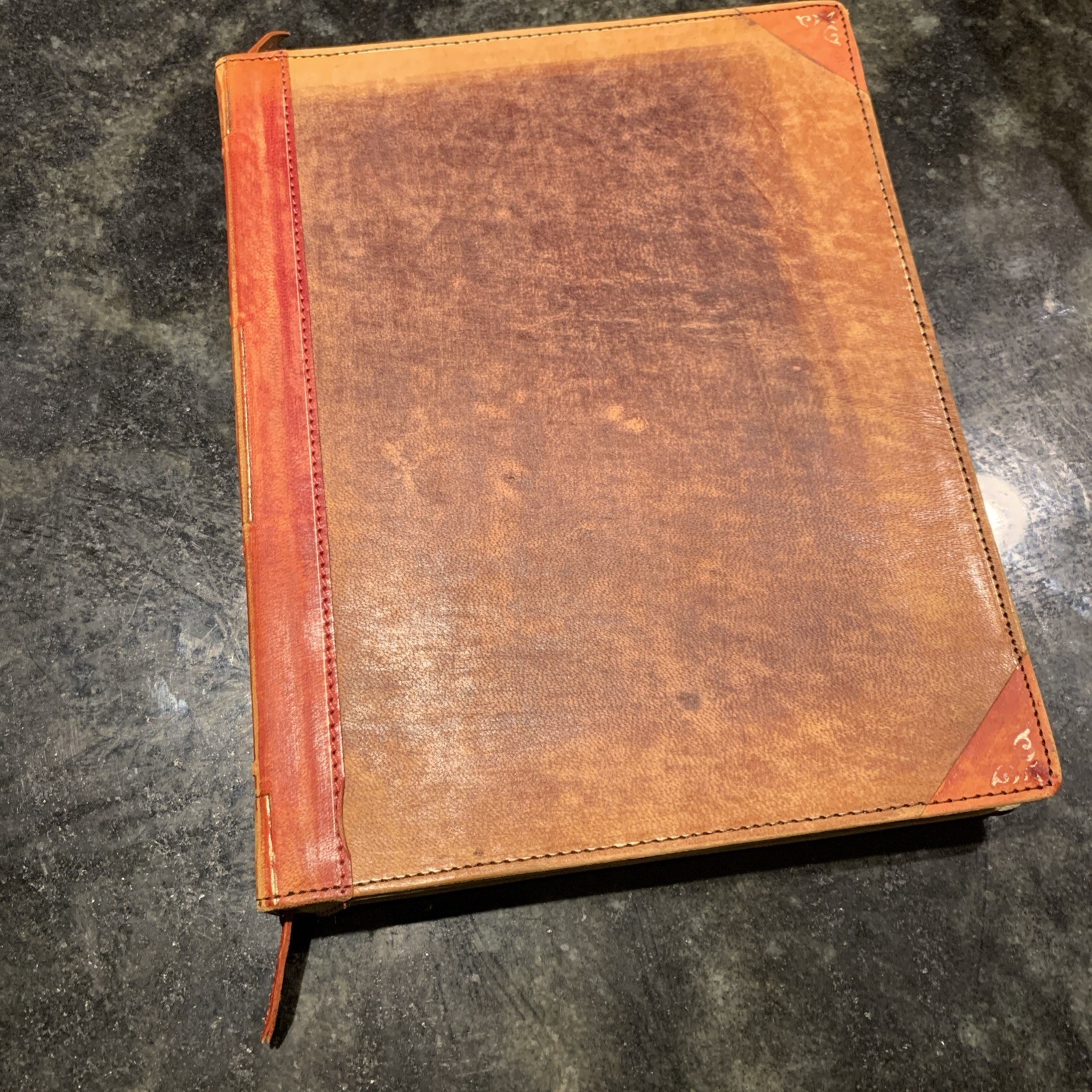Twelve South BookBook Apple iPad 2 3 Leather Case Vintage Brown Red Book Folio