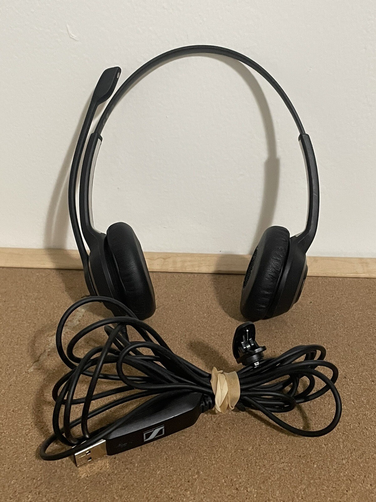 Sennheiser SC 260 Black Headband Headset Working