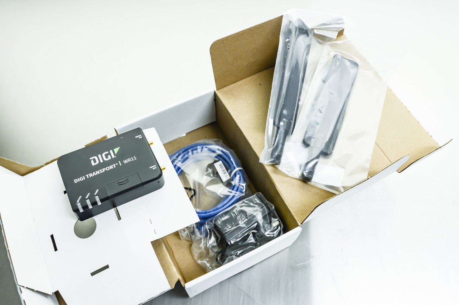Digi / Quidel TransPort WR11 Cellular Modem/Wireless Router wr11-L800-D44-SU 