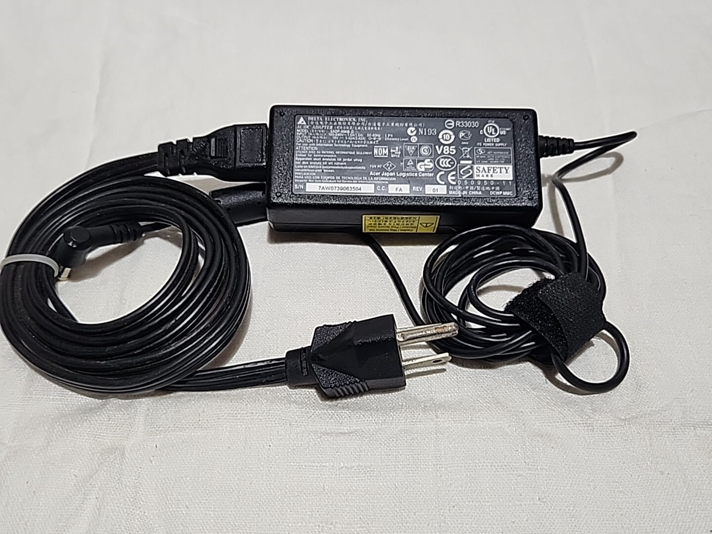 Delta Electronics 65W SADP-65KB D 19V 3.42A AC Power Supply Adapter Genuine