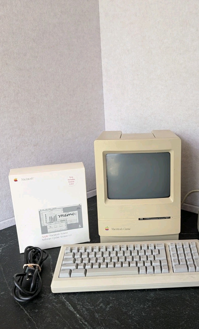 Vintage Apple Macintosh Classic Computer Bundle Powers On Keyboard Mouse System