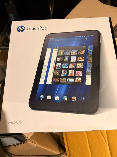 VINTAGE/ COLLECTOR MODEL HP TouchPad FB359UA 32GB, Wi-Fi, 9.7in - Glossy Black