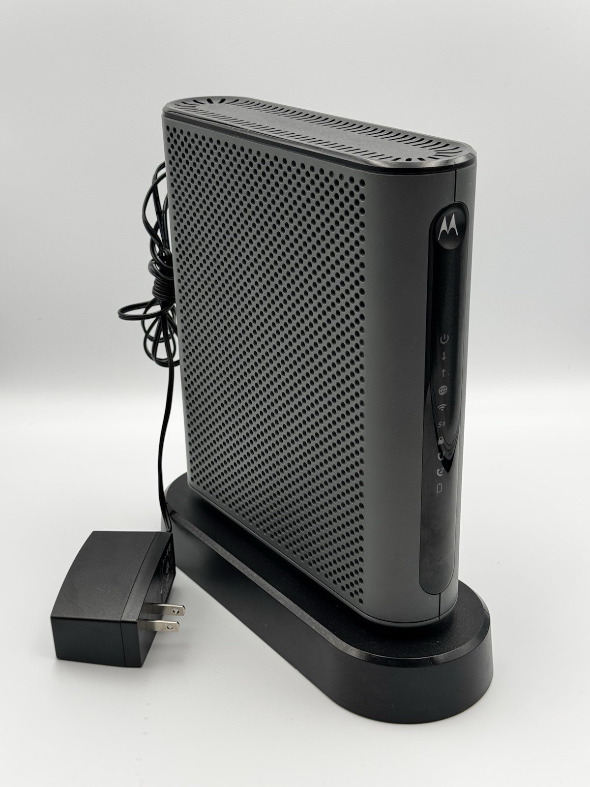 Motorola 24x8 Cable Modem + AC1900 WiFi Router + 2 Phone Line for XfinityMT7711.