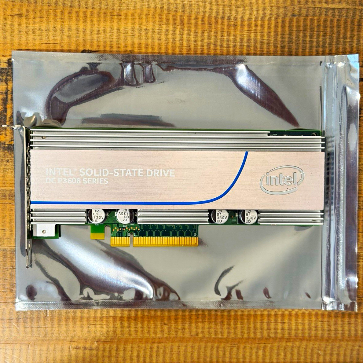 Intel SSD DC P3608 1.6TB PCIe NVMe AIC Enterprise SSD SSDPECME016T4