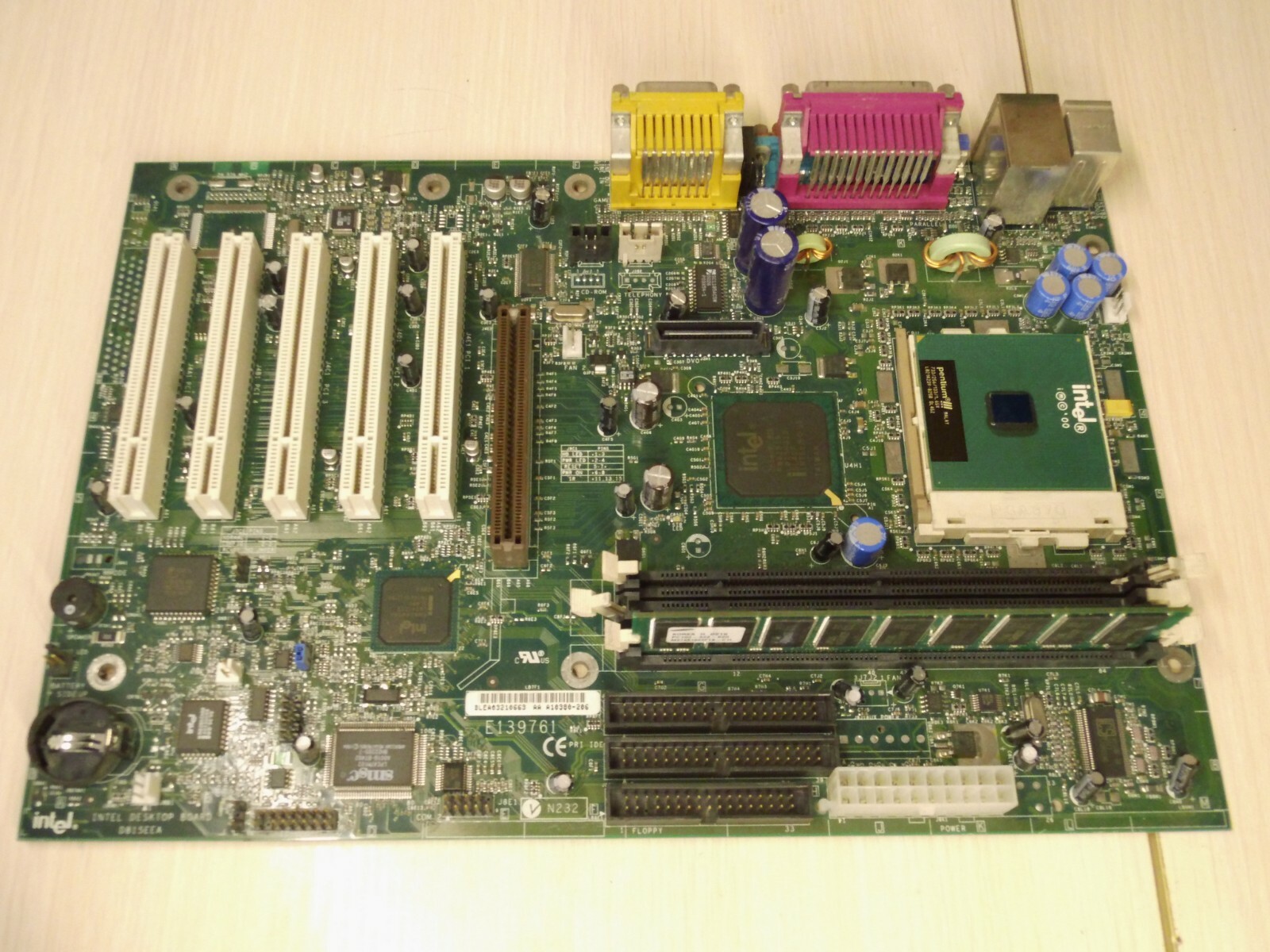 Intel D815EEA Socket 370 Motherboard + Pentium III 733MHz + 128MB Tested Working