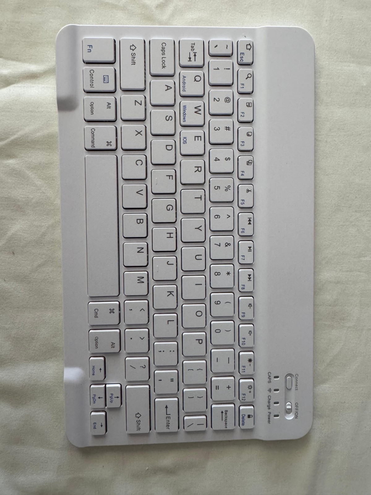 Ultrathin wireless bluetooth keyboard for IOS, Android, Windows