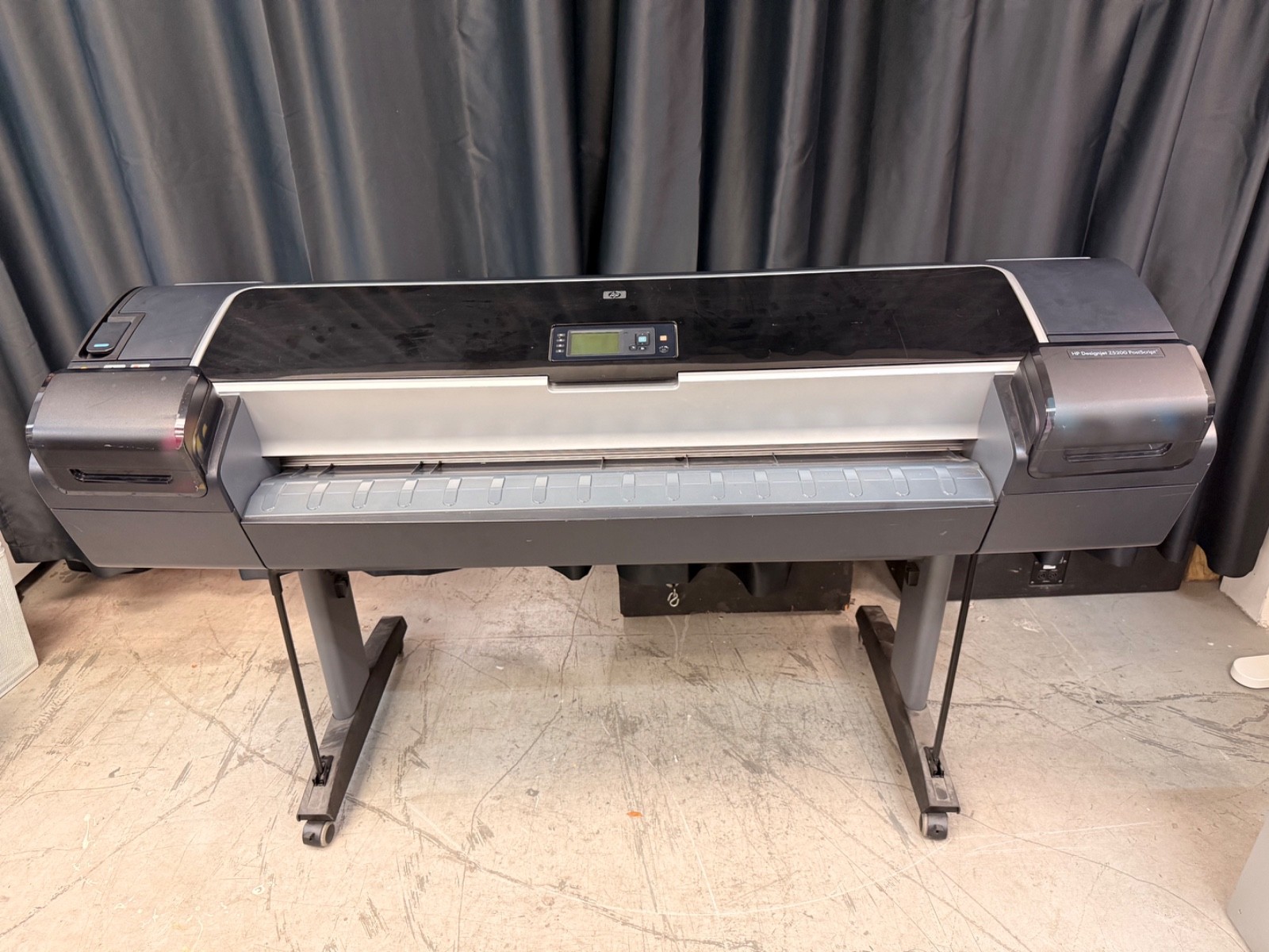 HP DesignJet Z5200 PostScript 44 Large Format Printer CQ113A