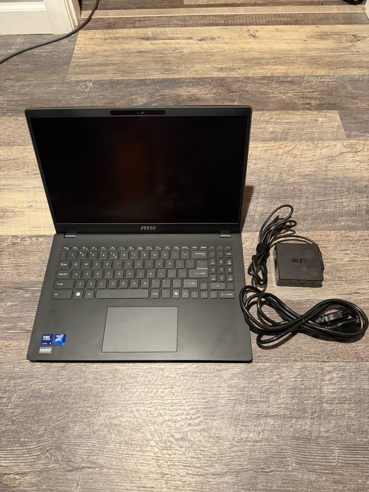 MSI Modern 15 H AI C1MTG 15.6" Intel Core Ultra 9 185H 32GB RAM 1TB SSD QWEN 3.8