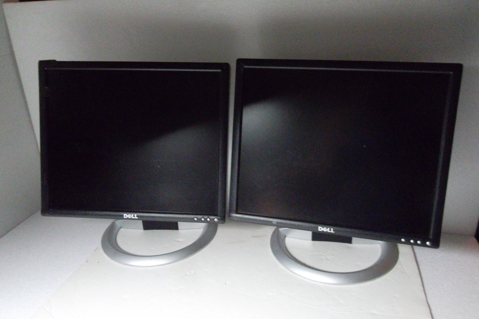 LOT-2 Dell 1903FP 1901FP 1905FP 1907FP 19" LCD Monitor VGA DVI 4-Port USB Hub